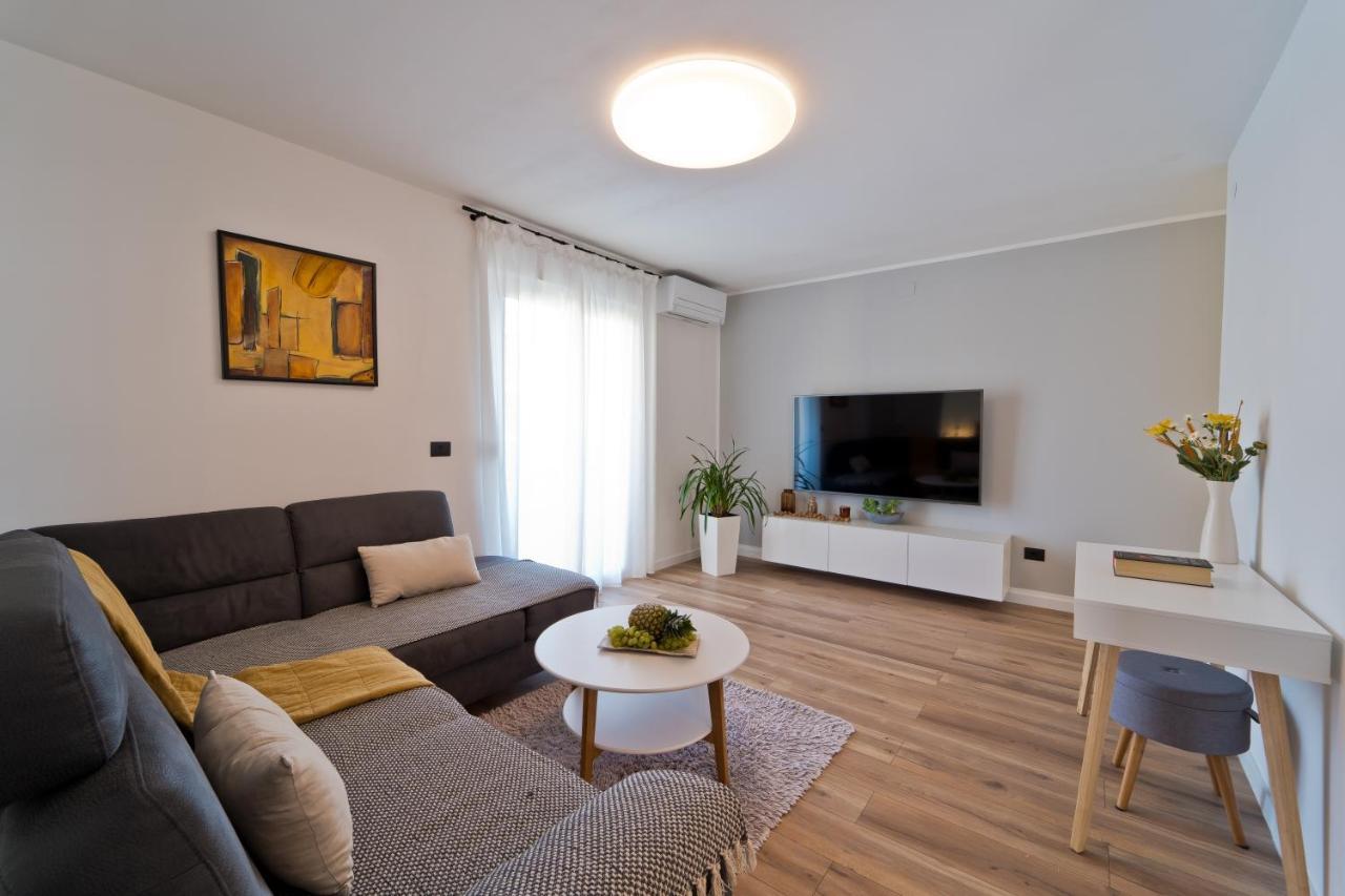Malemi Apartment Pula Exterior photo